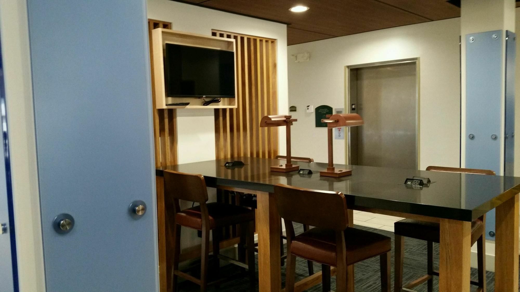 Holiday Inn Express Knoxville-Strawberry Plains By Ihg Eksteriør billede