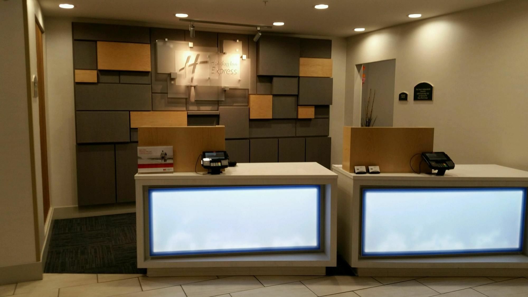 Holiday Inn Express Knoxville-Strawberry Plains By Ihg Eksteriør billede